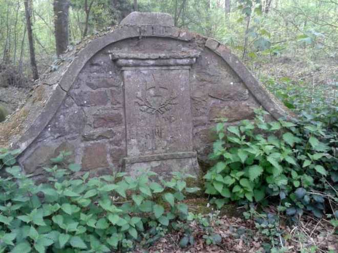 gedenkmuur-Praetbos.jpg