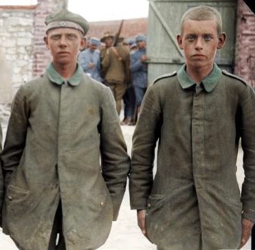 JongeDuitseKrijgsgevangenen_191807