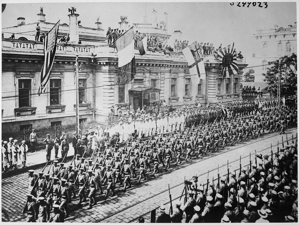 1194px-Wladiwostok_Parade_1918